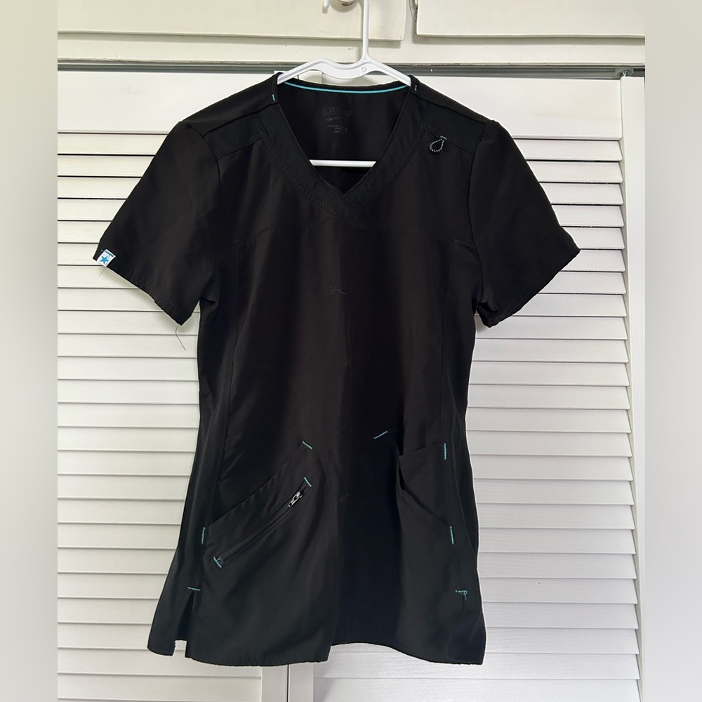 Scrub set